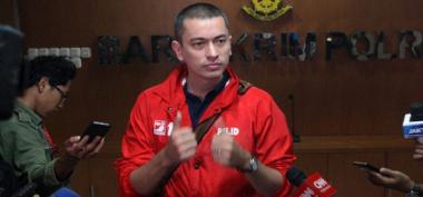 Rian Ernest  (PSI) Menyebarkan Berita Bohong, Dilaporkan ke Polda Metro Jaya oleh Taufiqurrahman (Demokrat)