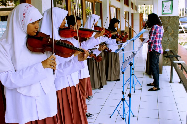Evaluasi dan Pengembangan Program Pendidikan Agama Islam di SMA Islam Al Masoem Bandung