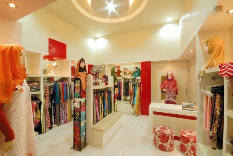 Menjadi Terkenal di Dunia Maya: Unsur Penting Sosmed dalam Branding Toko Baju Melalui Rajakomen.com