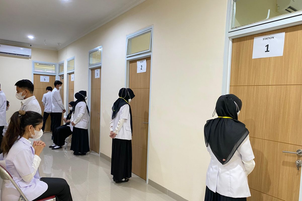 Tryout Online Kompetensi Dokter Gigi: Strategi Belajar Klinis dan Teori untuk Persiapan Ujian Kompetensi yang Sukses