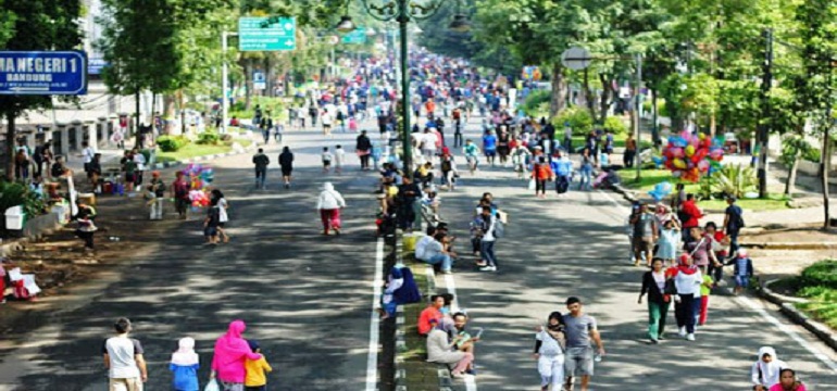Minggu Pagi Bingung Ke mana? Berwisata Ke Car Free Day (CFD) Saja!