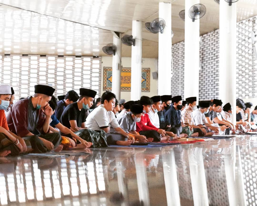Praktik Shalat Jumat di Sekolah dan Manfaatnya bagi Siswa