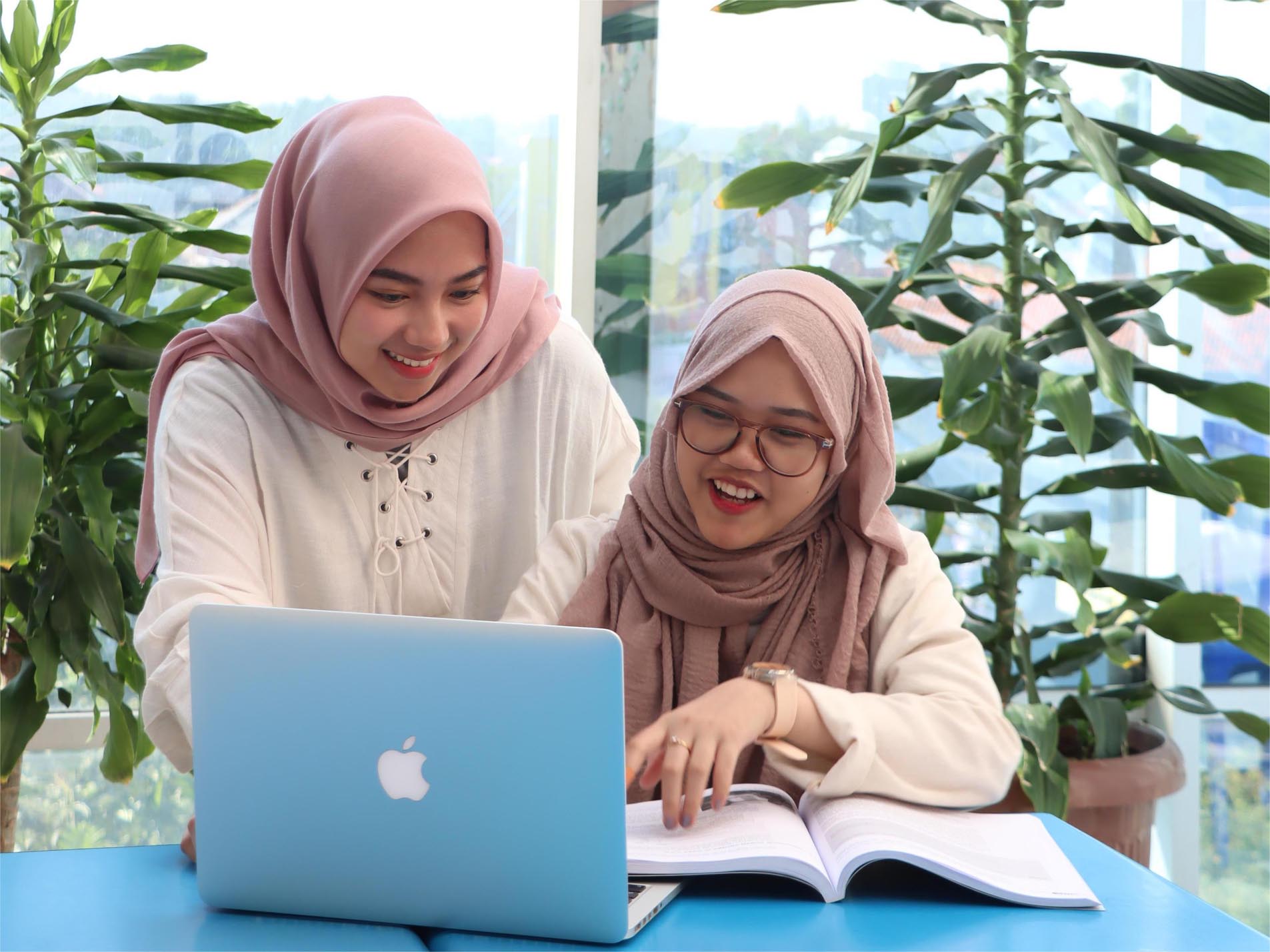 Kenapa Prospek Kerja Manajemen Bisnis Syariah Menjanjikan dan Peluang Beasiswa Tahfidz 5 Juz?