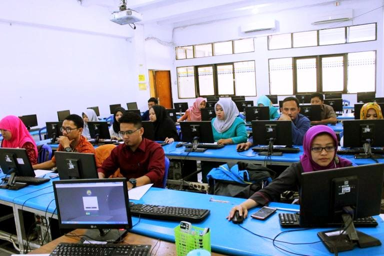 Memilih Jurusan Kelas Karyawan yang Sesuai dengan Karir di Bandung