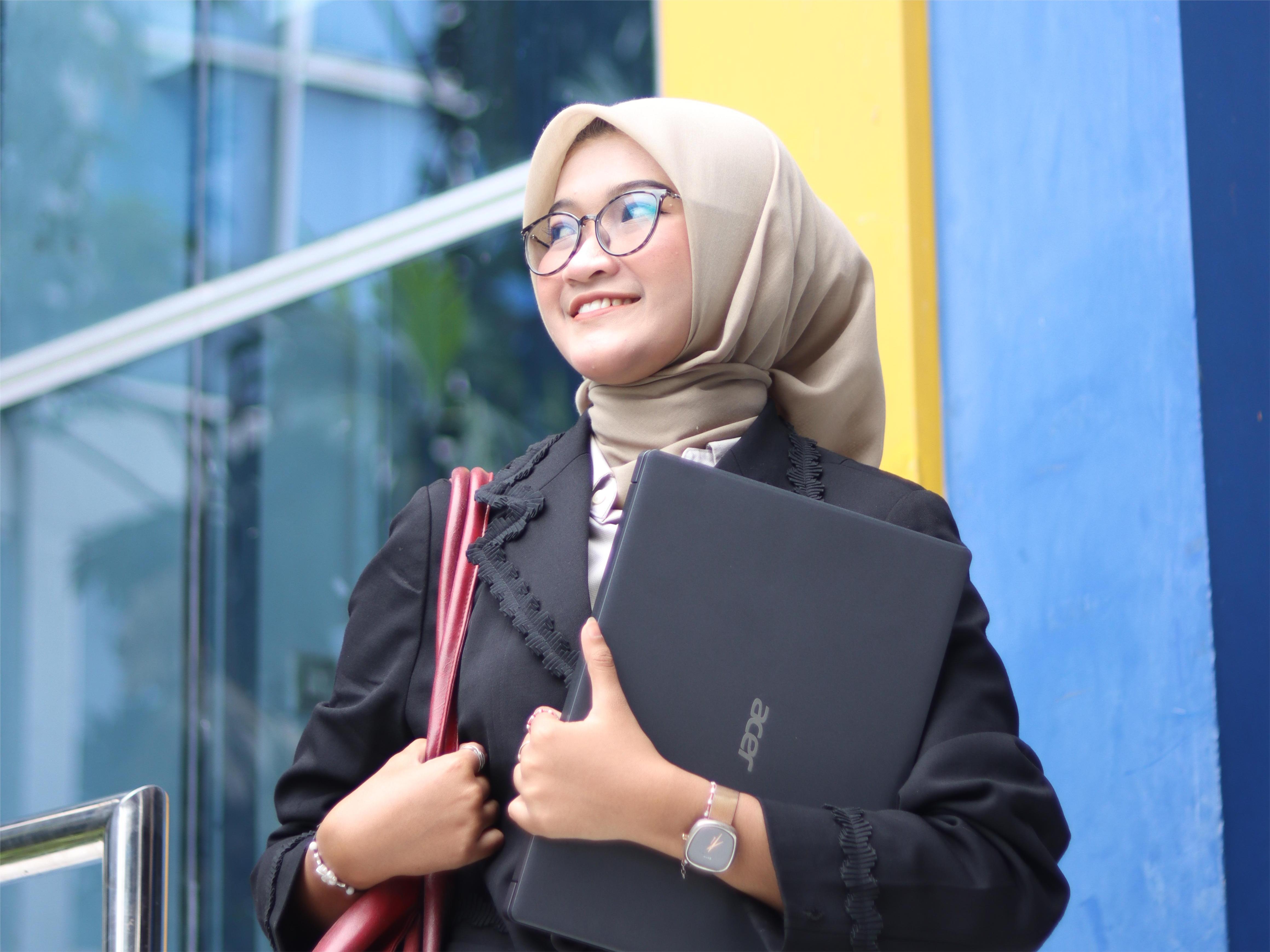 Apakah Kuliah Bisa Menjamin Karier yang Lebih Baik di Masa Depan?