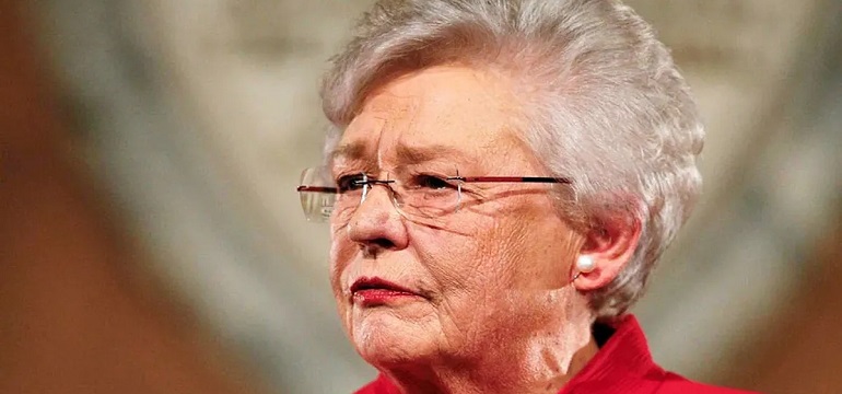 Gubernur Terbodoh Alabama Kay Ivey, Kebijakan Keliru yang Berujung Fatal