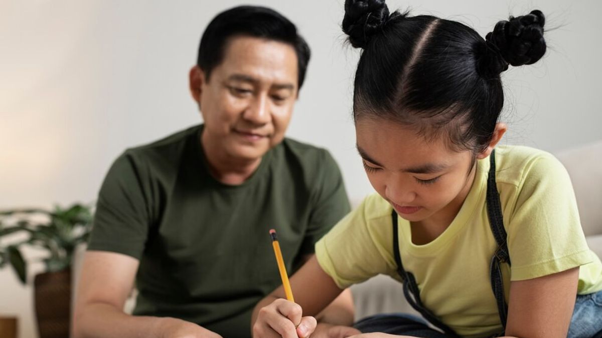 Peran Orang Tua dalam Mendukung Belajar Online Siswa SMP