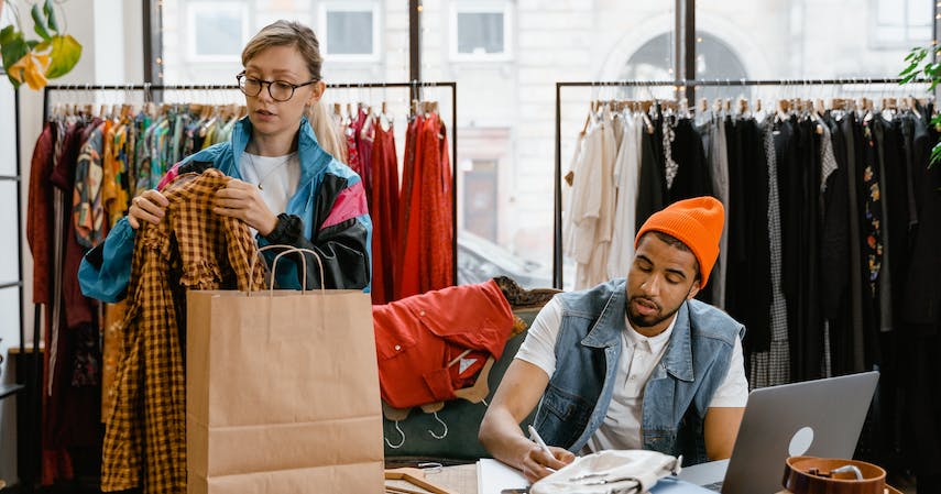 Bisnis Fashion Online dan Tren Augmented Reality Fitting Room